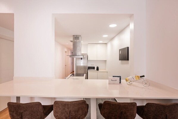 Fridge, microwave, oven, dishwasher