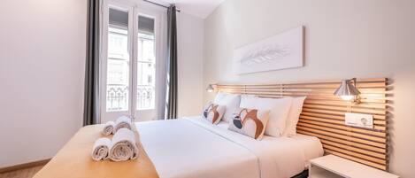2 chambres, fer et planche à repasser, Wi-Fi gratuit, draps fournis