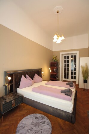 1 bedroom, iron/ironing board, free WiFi, bed sheets - Charming Apartment Opposite the Vienna State Opera (Wien)