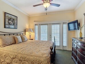 3 bedrooms, desk, iron/ironing board, travel cot