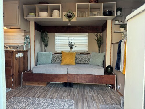 Cozy Rv Park located on 21 acres overlooking Elephant Butte with beautiful pool