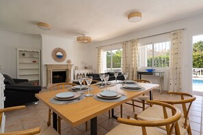 Dining - Villa Blue Skies - Calahonda (Sitio de Calahonda)