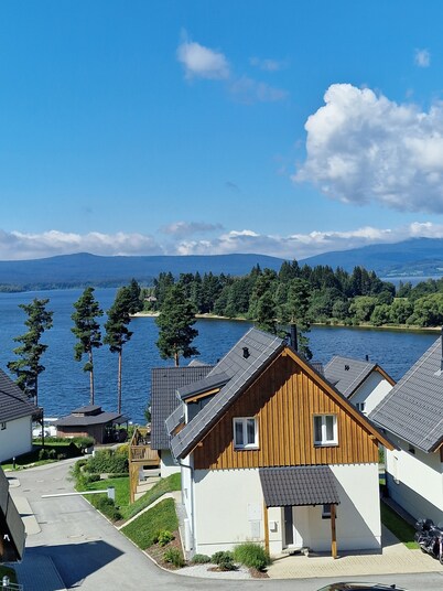 Deluxe apartment directly on Lake Lipno