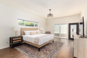 4 Schlafzimmer, Bügeleisen/Bügelbrett, Reisekinderbett, WLAN