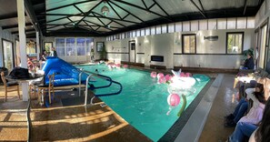 Indoor pool, a heated pool - Farmhouse in beautiful Smith River with heated in-door pool (Smith River)
