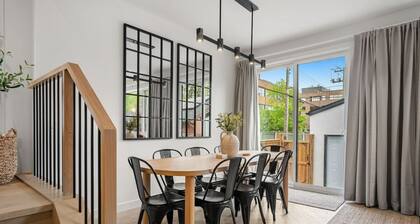 La More | Hot Tub | Kensington | Luxury | Office