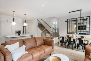 Smart-tv, pejs, kontorer