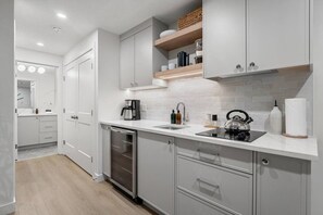 Fridge, stovetop, coffee/tea maker, toaster