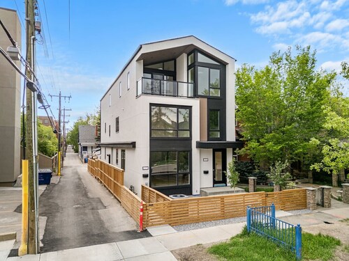 La Petite | Hot Tub | Kensington | Fenced Yard