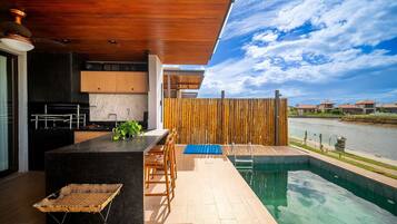 Vila | Piscina | Piscina interna