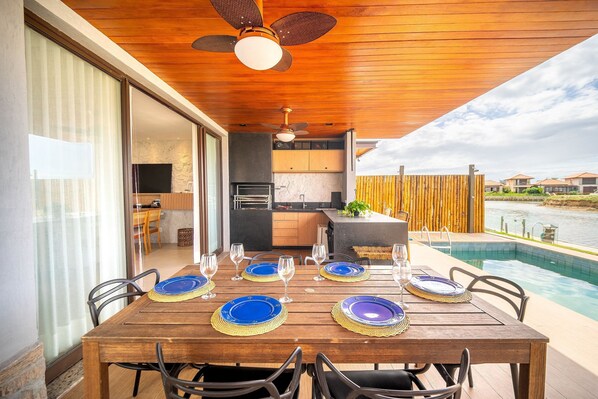 Villa | Outdoor dining