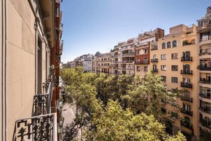 Balcony - Sweett | Urgell Principal 1 (Barcelona)