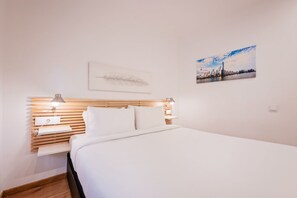 2 عدّة غرف نوم ومكواة/لوح كي وواي فاي مجانًا وملاءات أسرّة