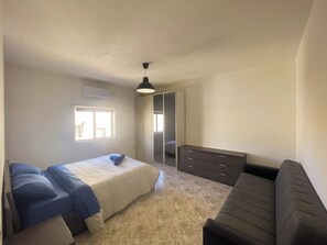 4 chambres, fer et planche à repasser, Wi-Fi gratuit, draps fournis