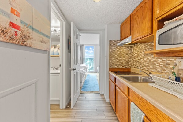 Private kitchen - 1BD Sleeps 4 w/ Pool + Parking 5 min to beach (Wildwood)