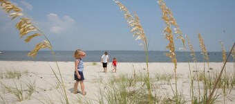 Azalea Beach Retreat- Your Coastal home away from home. Beach is within blocks!