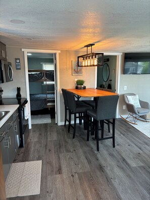 1 Schlafzimmer, Bügeleisen/Bügelbrett, kostenloses WLAN, Bettwäsche