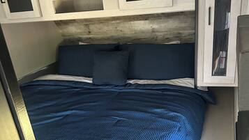 1 多间卧室、免费 WiFi、床单