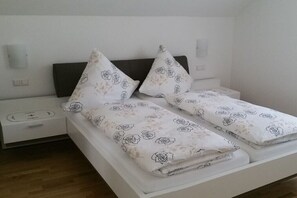 Free WiFi, bed sheets - Beech Modern Retreat (Überlingen-Hödingen)