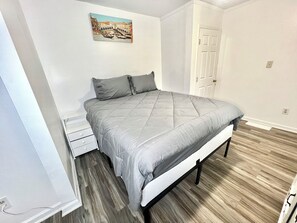 2 bedrooms, iron/ironing board, WiFi, bed sheets