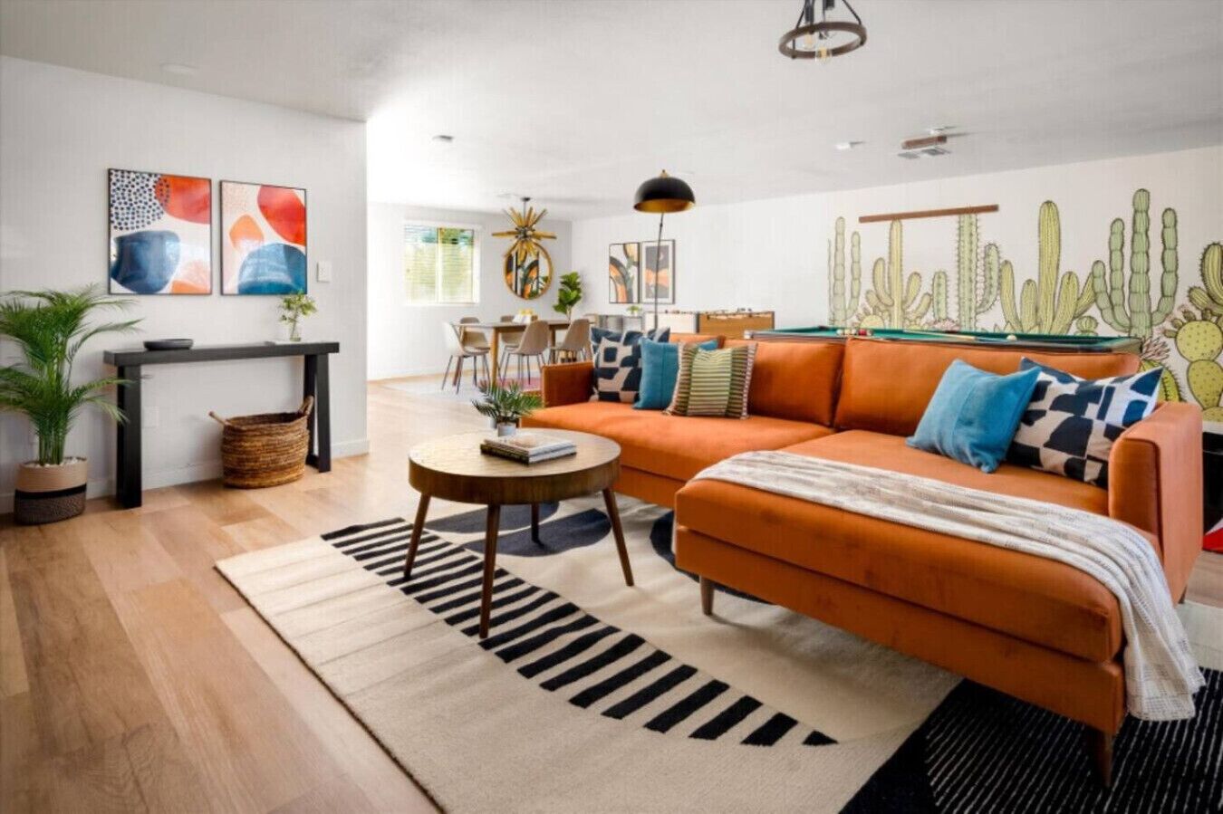 Smart TV, futbolito y libros 