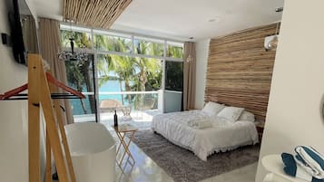 Deluxe Double Room, Lagoon View | Peralatan tempat tidur hipoalergenik, gebar bulu kapas, tilam berlapik