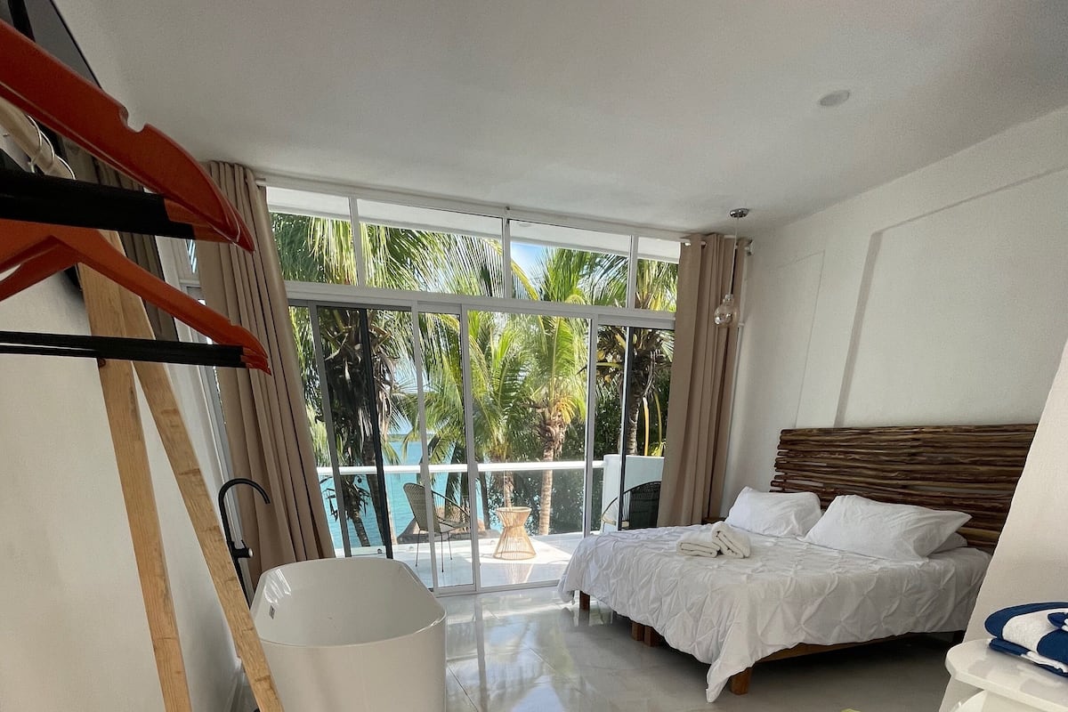 Phòng đôi Deluxe, quang cảnh eo biển | Truy cập Internet không dây miễn phí