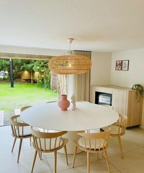 Dining - Sieta Comfortable holiday residence (Ballum Ameland)