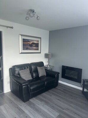 TV - Charming 2 Storey Holiday Villa in Dawlish Warren (Dawlish Warren)