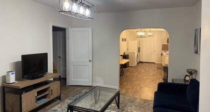 Charming 2-bdrm home in Little Rock with WiFi and AC