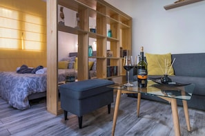 1 chambre, fer et planche à repasser, accès Internet, draps fournis