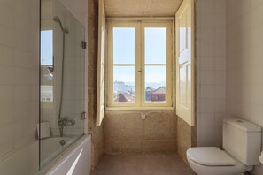 Douche, sèche-cheveux