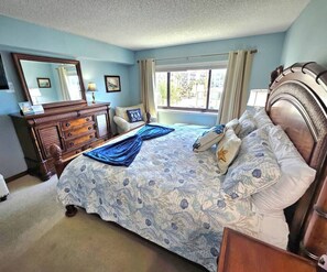 2 多间卧室、熨斗/熨衣板、WiFi、床单