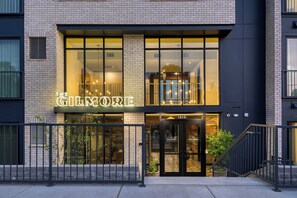 Apartment (3 Bedrooms) | Front of property