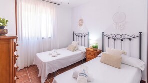 3 quartos, ferros/tábuas de passar roupa, berço de viagem, Wi-Fi