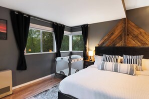 4 Schlafzimmer, Schreibtisch, Bügeleisen/Bügelbrett, Reisekinderbett