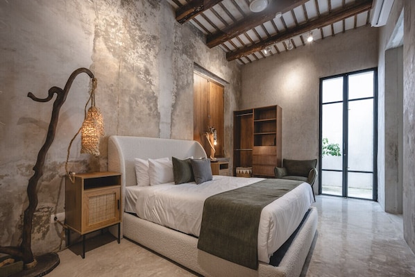 1 bedroom, desk, iron/ironing board, travel crib