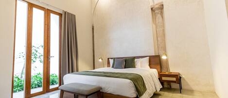 2 bedrooms, desk, iron/ironing board, travel crib