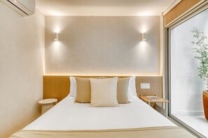 1 Schlafzimmer, Schreibtisch, Bügeleisen/Bügelbrett, Reisekinderbett