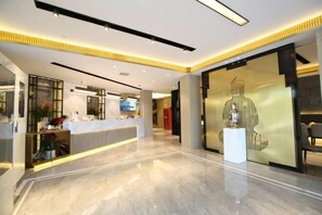 المنشأة من الداخل