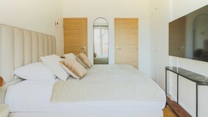1 bedroom, desk, iron/ironing board, free WiFi