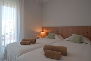 2 عدّة غرف نوم ومكواة/لوح كي وواي فاي مجانًا وملا�ءات أسرّة