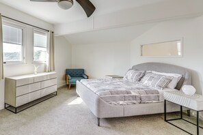 2 bedrooms, desk, iron/ironing board, Internet - Pool & Trail Access On-Site: Barton Creek Condo! (Austin)
