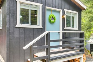 Exterior detail - Hike & Fish: Mountain Getaway in Avery! (Avery)