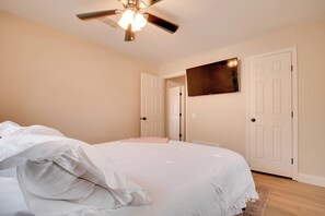 2 Schlafzimmer, Schreibtisch, Bügeleisen/Bügelbrett, Internetzugang