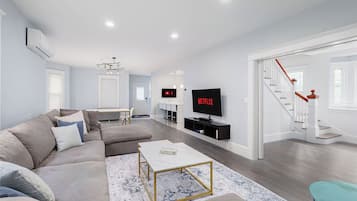 Smart TV, computer monitors