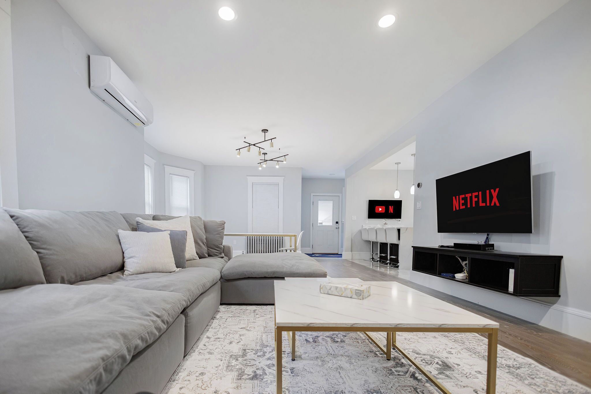 Smart TV, computer monitors