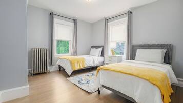 5 bedrooms, desk, iron/ironing board, free WiFi