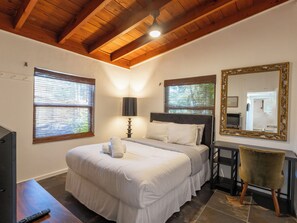 3 chambres, fer et planche à repasser, Wi-Fi, draps fournis