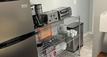 Studio-close to Cleveland clinic With WiFi and AC in Cleveland Heights